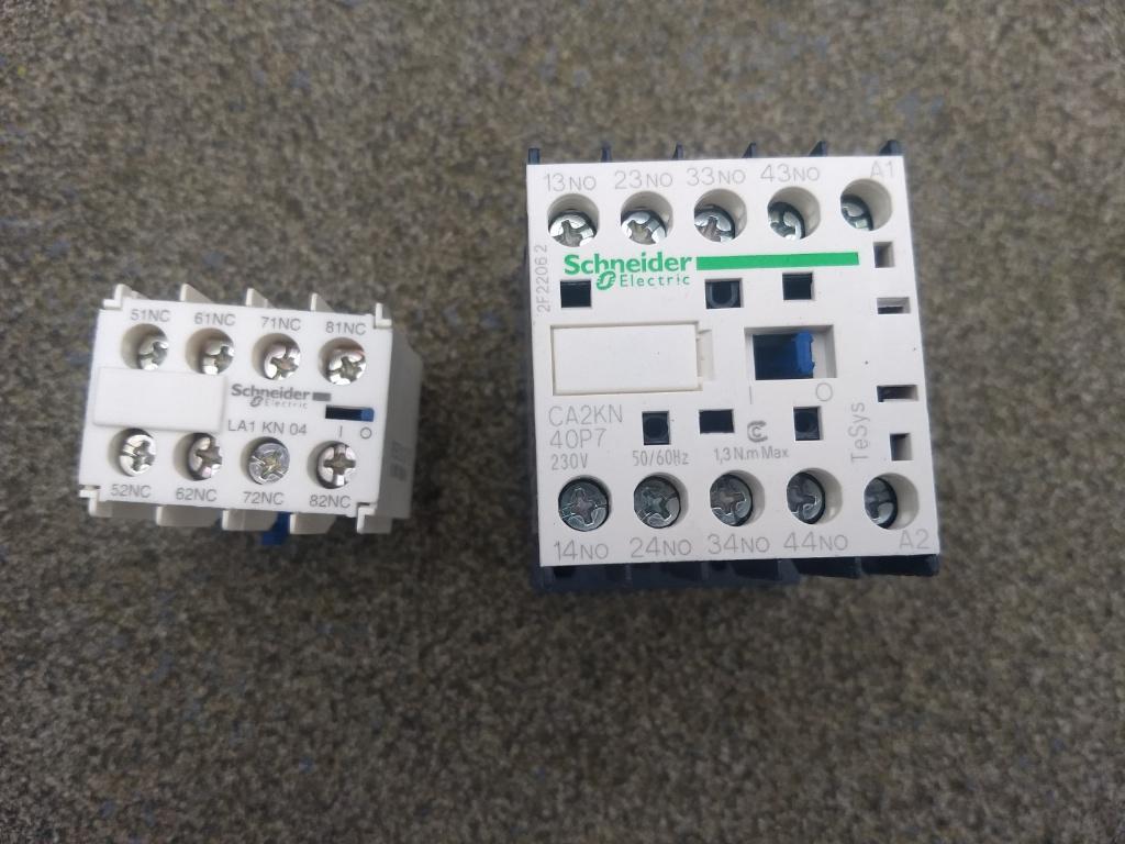 Contactor Schneider-Electric CA3KN40BD3, Enlèvement, Neuf