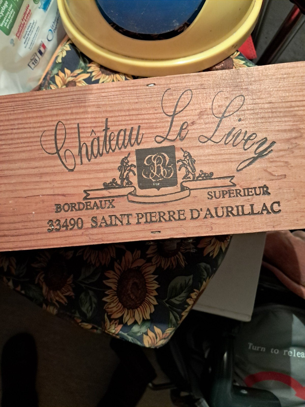 bouteille de Chateau Le Livey 1989, Enlèvement