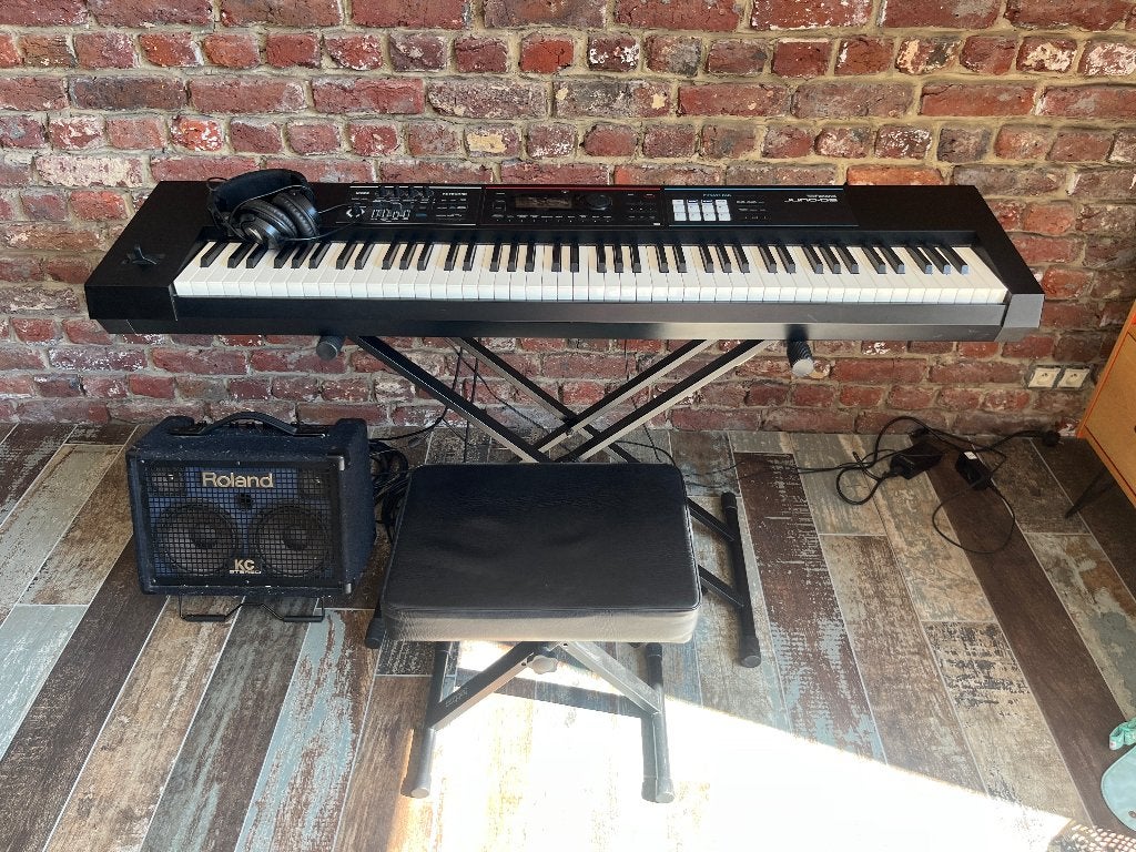 Piano Roland Juno, Musique & Instruments, Pianos, Comme neuf, Piano, Noir, Enlèvement