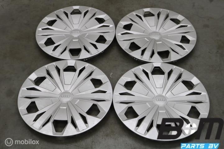Set 17 inch wieldoppen Audi Q3 F3 83A601147, Gebruikt, Band(en)