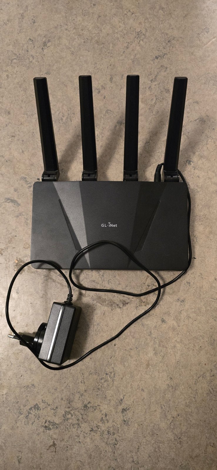 GLNET AX1800 Vuursteen, Computers en Software, Routers en Modems, Verzenden