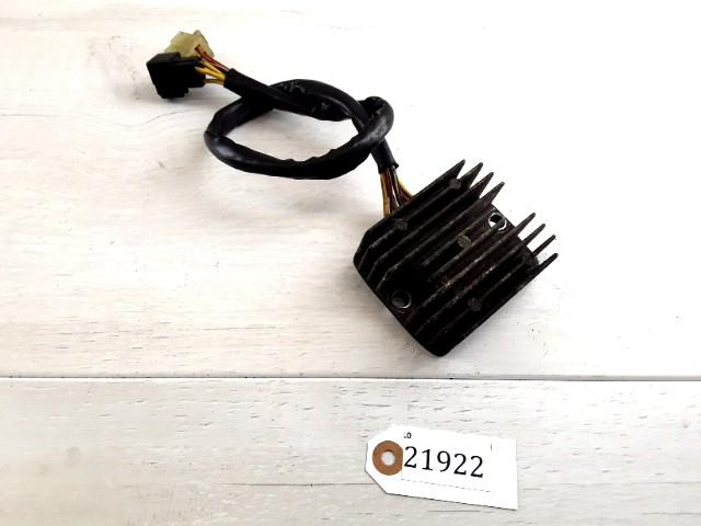 VX800 1990 - 1997 Suzuki Spanningsregelaar D1-40280