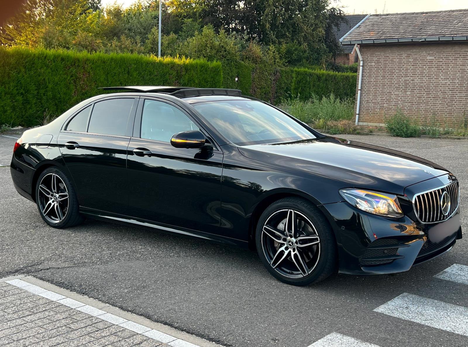 Mercedes Benz E200 AMG Full Option Sedan