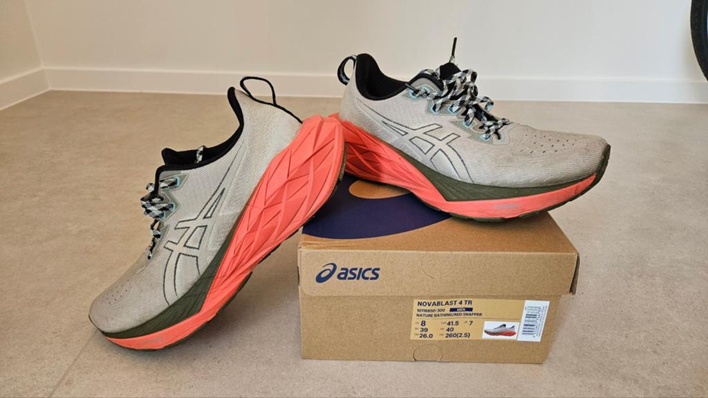 Asics Novablast 4 TR maat 41,5, Hardloopschoenen, Ophalen of Verzenden, Zo goed als nieuw, Hardlopen