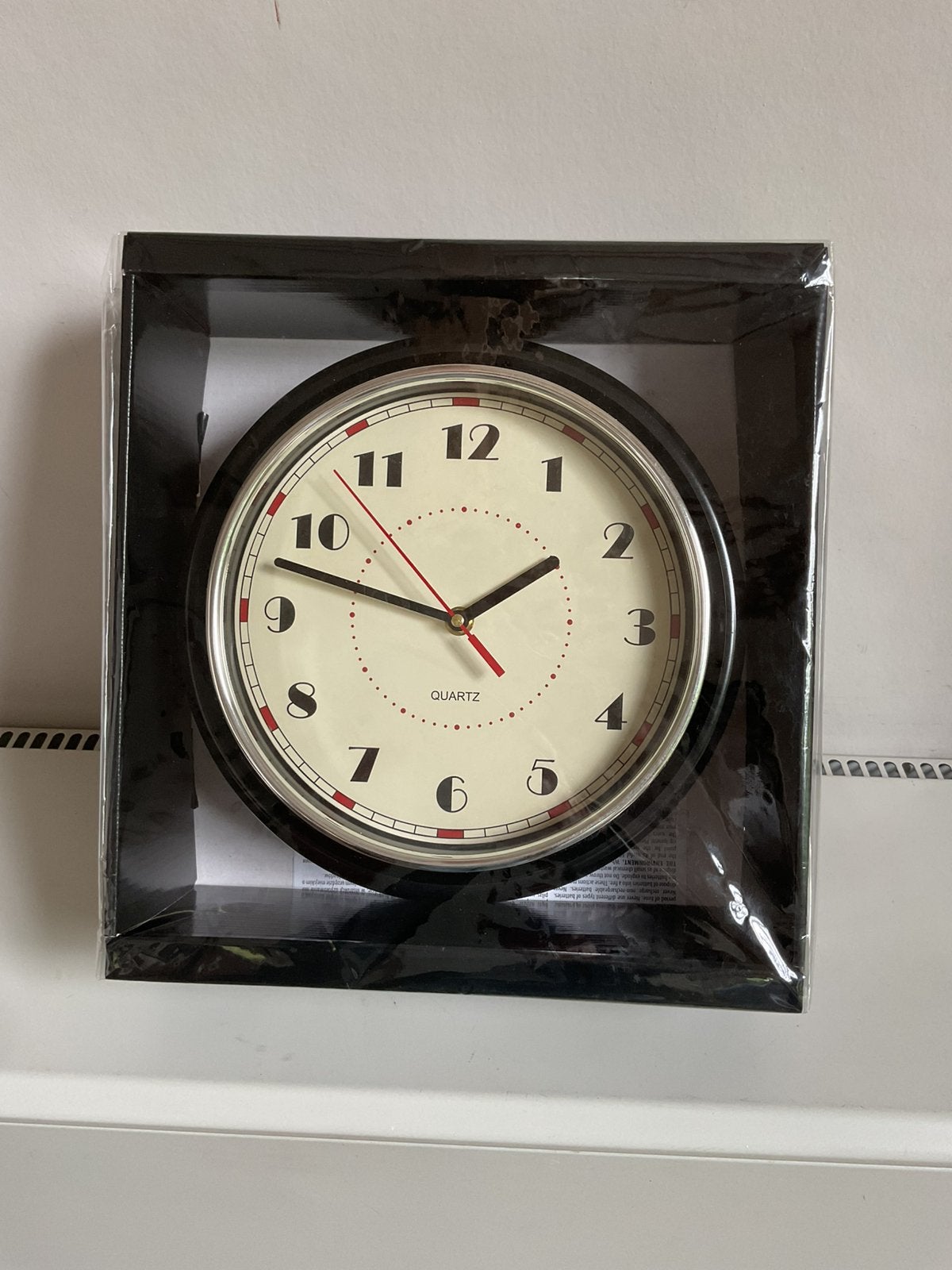 Nieuwe quarz wandklok in verpakking, Ophalen of Verzenden, Wandklok