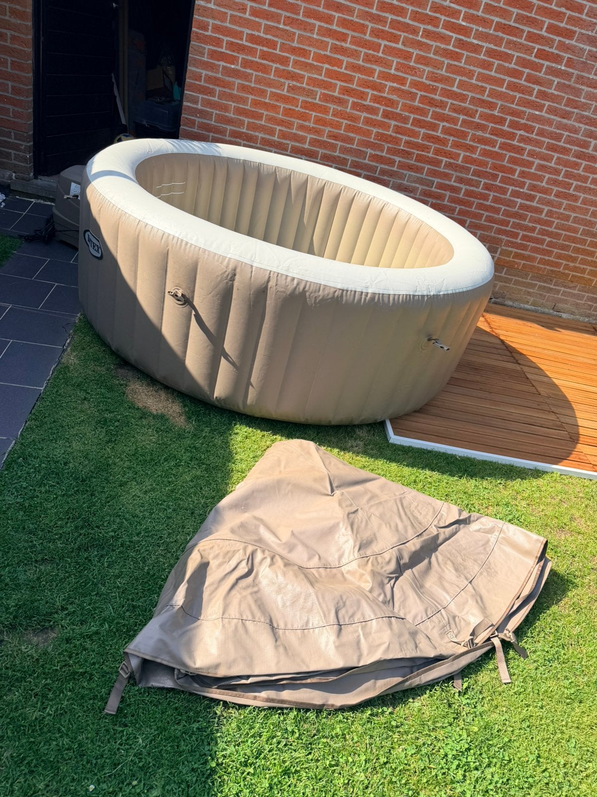 Jacuzzi, Jardin & Terrasse, Bains à remous et Spas, Comme neuf, Gonflable, Pompe, Enlèvement