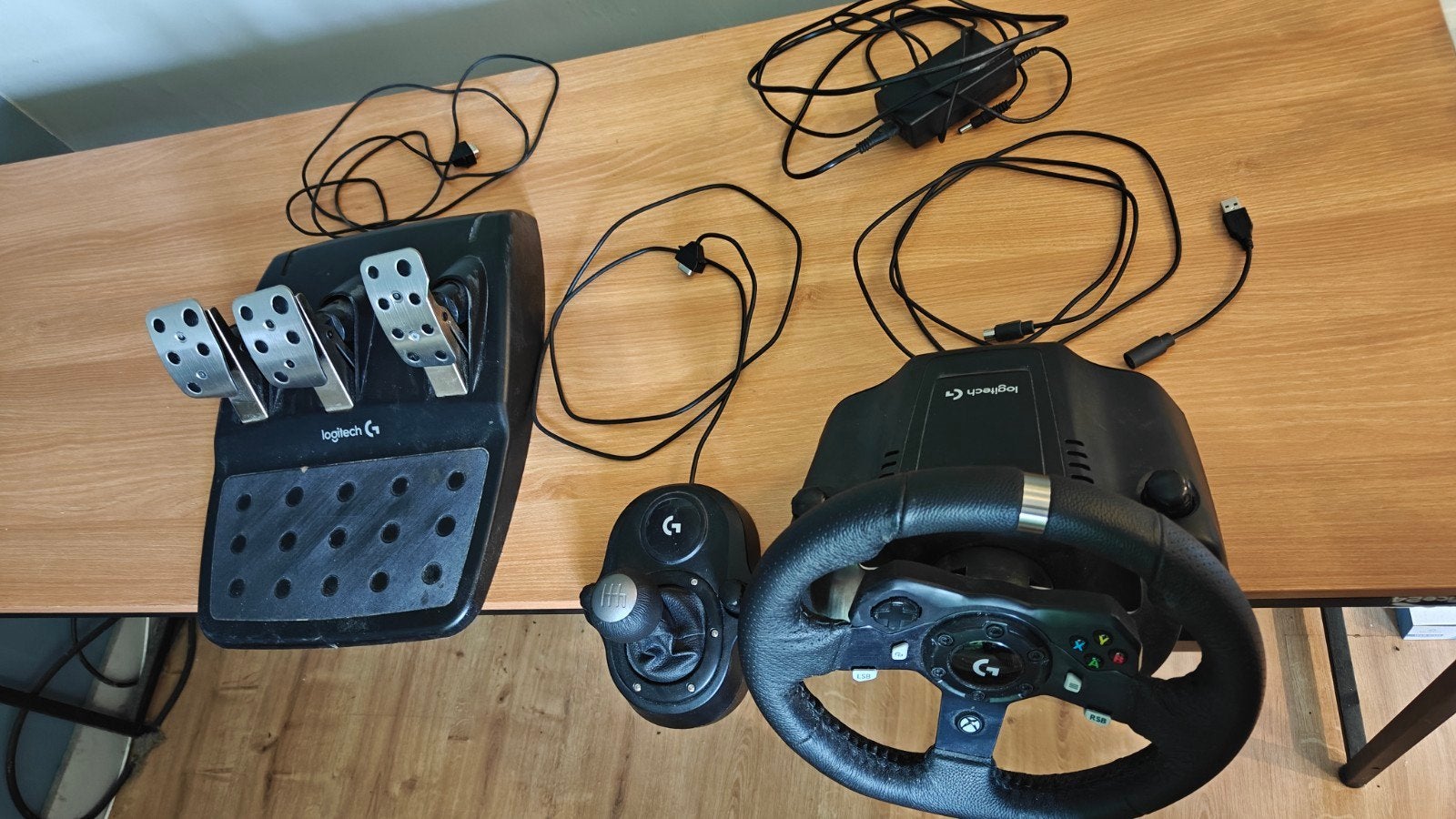 Logitech G29 + Shakelaar, Enlèvement, Utilisé, Logitech