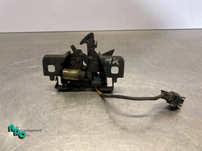 Slotmechaniek Motorkap van een Renault Clio (Clio 4 12-), Auto-onderdelen, Gebruikt, -, Renault, -