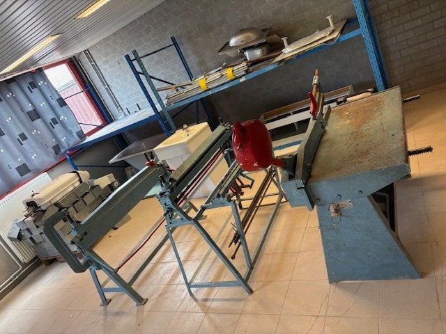 Plooibanken en slagschaar voor zink, Articles professionnels, Machines & Construction | Travail du métal, Enlèvement