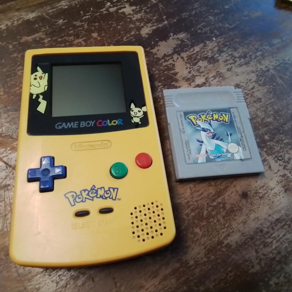 Nintendo game boy color special edition pokemon, Consoles de jeu & Jeux vidéo, Consoles de jeu | Nintendo Game Boy, Enlèvement ou Envoi