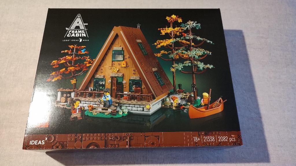 Lego 21338 + 910058 – A-frame boshut + Sequoia tree trail, Enfants & Bébés, Jouets | Duplo & Lego, Neuf, Lego, Ensemble complet