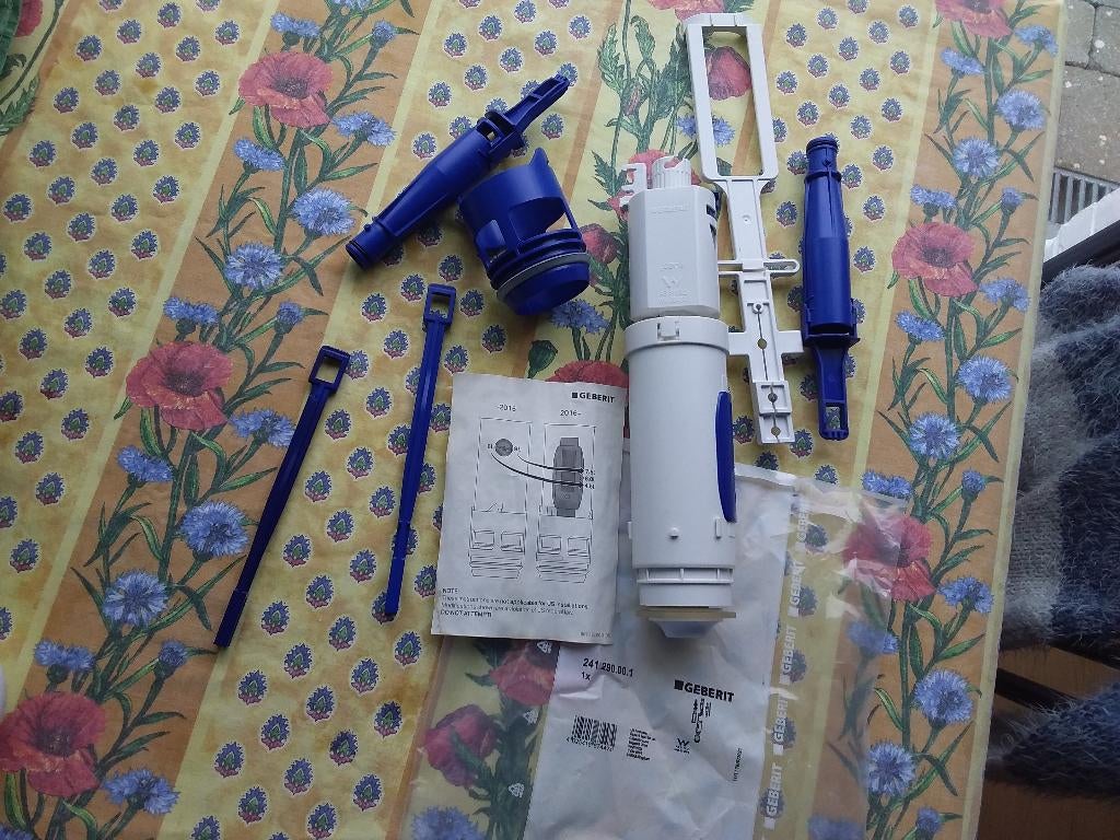 Geberit kit chasse d'eau, Bricolage & Construction, Sanitaire, Enlèvement, Neuf, Autres types