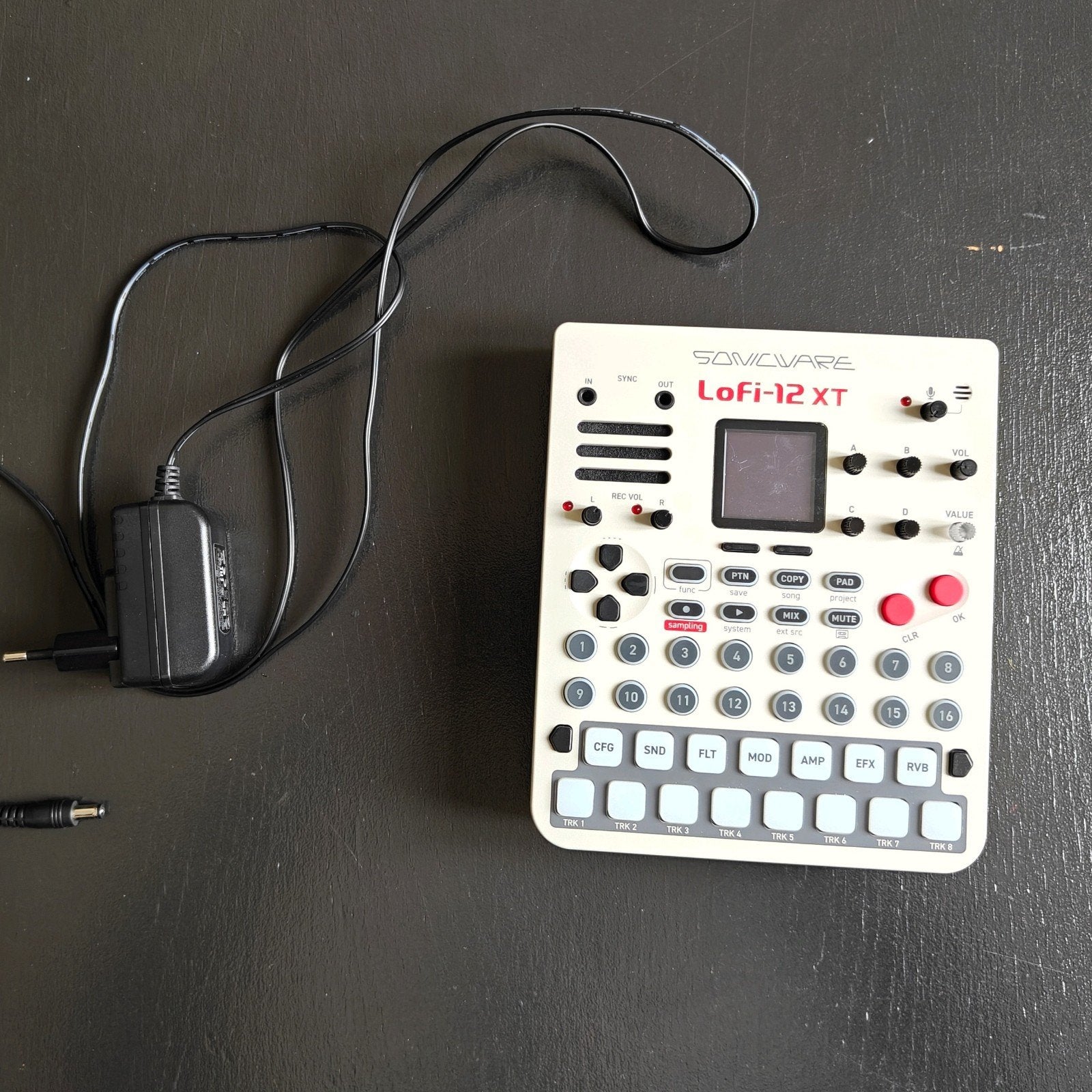 Sonicware Lofi-12 xt, Musique & Instruments, Synthétiseurs