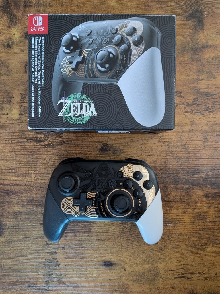 Nintendo Switch Pro Controller Zelda: Tears of the Kingdom, Games en Spelcomputers, Gebruikt, Overige controllers, Ophalen of Verzenden