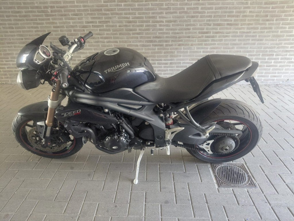 Triumph speed triple 1050 ABS, Motos, Motos | Triumph, Particulier, Naked bike, plus de 35 kW, 3 cylindres, Permis Moto A, ABS