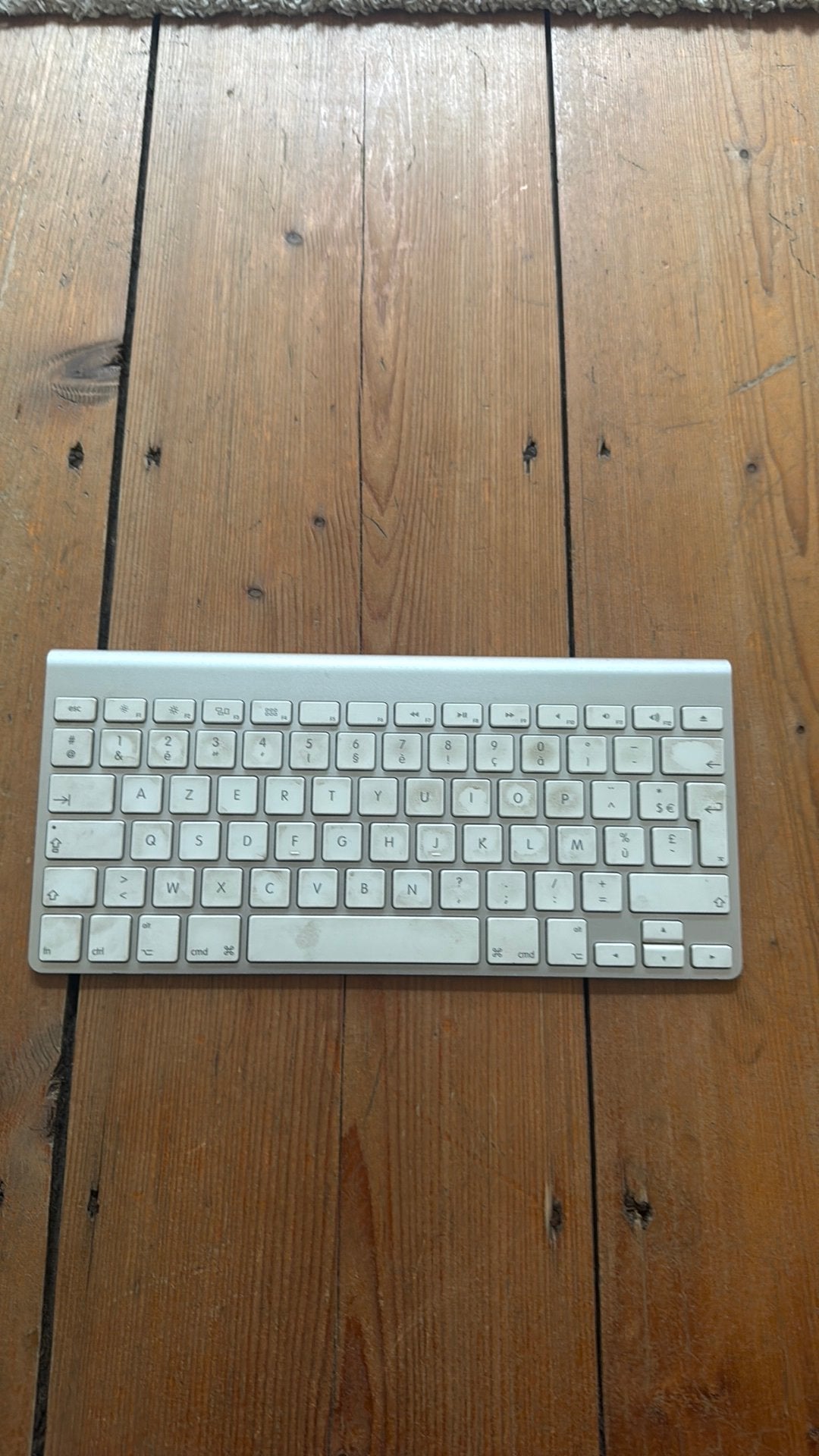 Prima draadloos klavier ( beetje te poetsen) apple. Koopje, Computers en Software, Ophalen, Azerty, Gebruikt, Draadloos