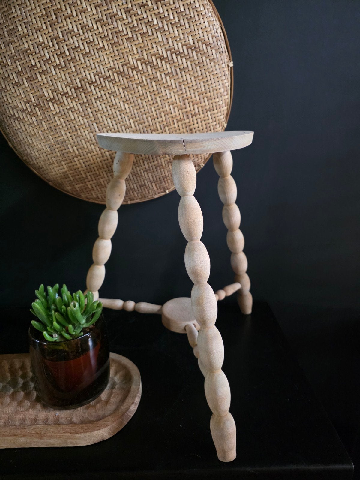 Tabouret tripode en bois brut style bobbin (Aérogommé), Enlèvement, Bois