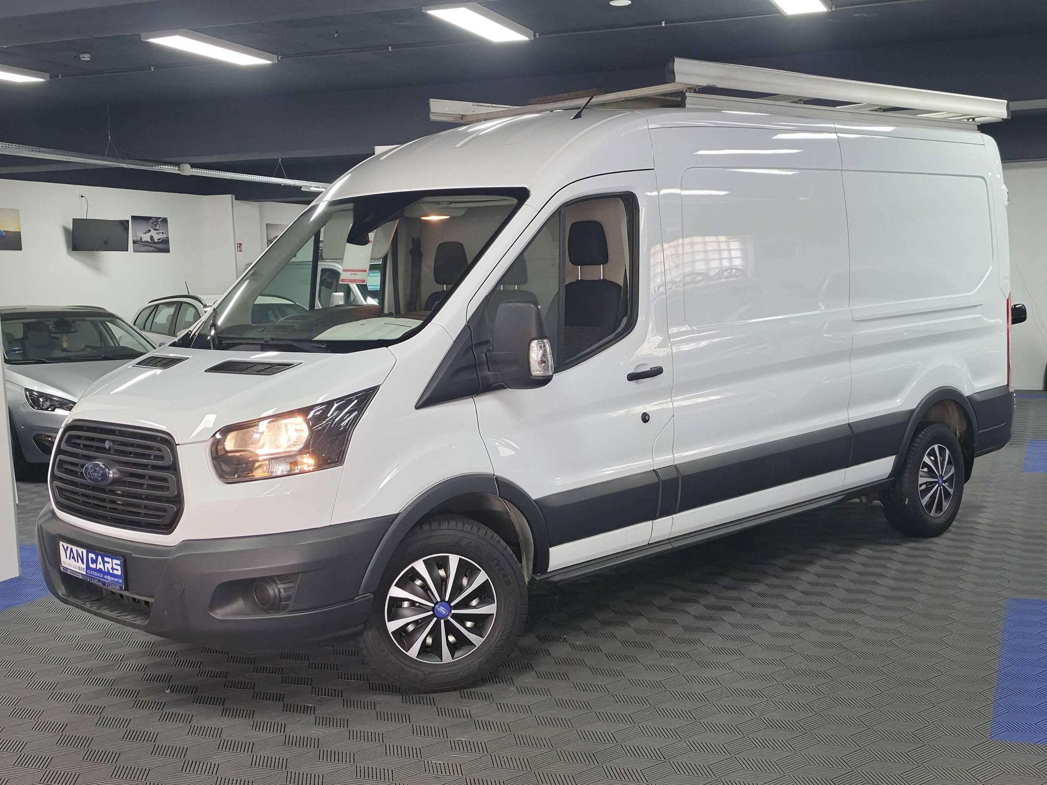 Ford Transit Distri neuve | 1er Proprio | Garantie 1an | Gal, Voorwielaandrijving, 188 g/km, Gebruikt, Euro 6