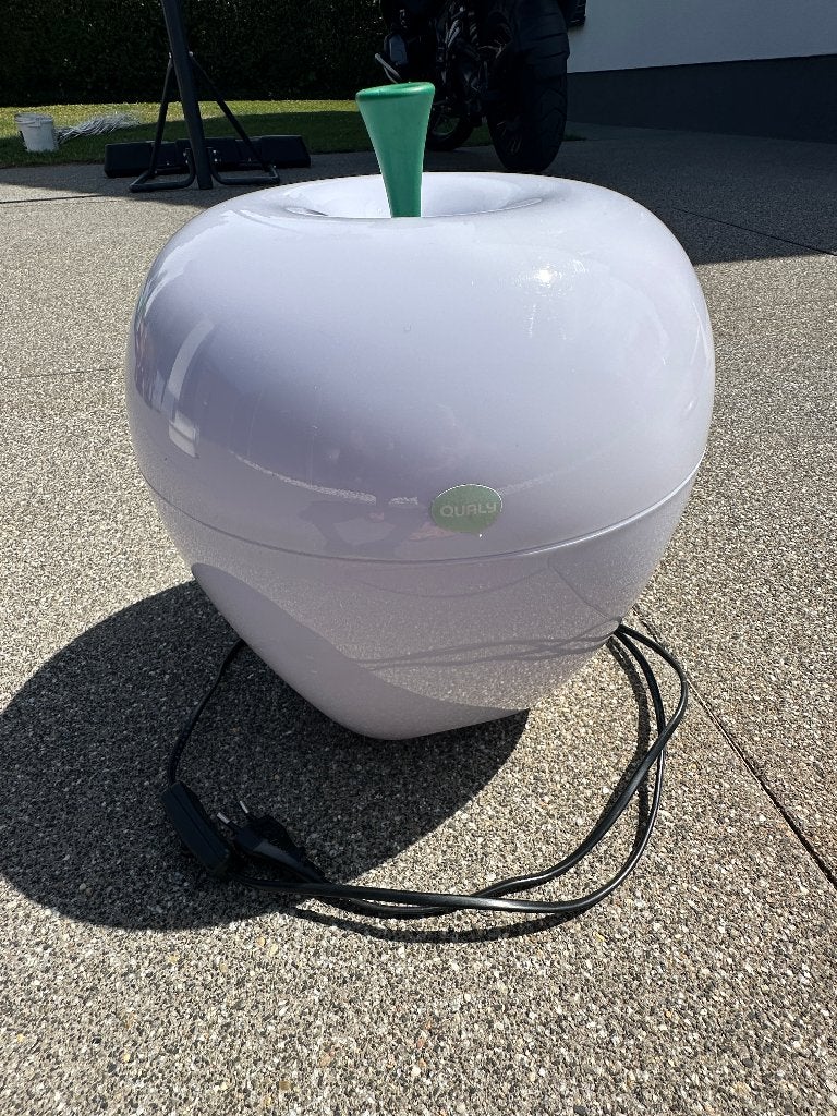 Lampe Pomme, Ophalen