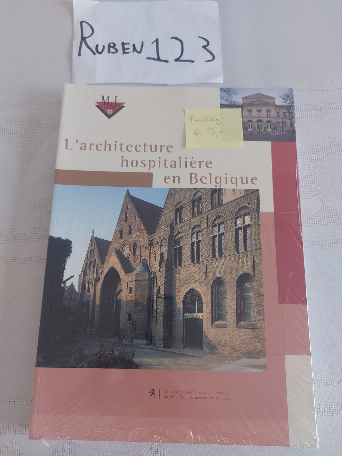 L' architecture hospitalière en Belgique nieuw in de plastic, Boeken, Ophalen of Verzenden