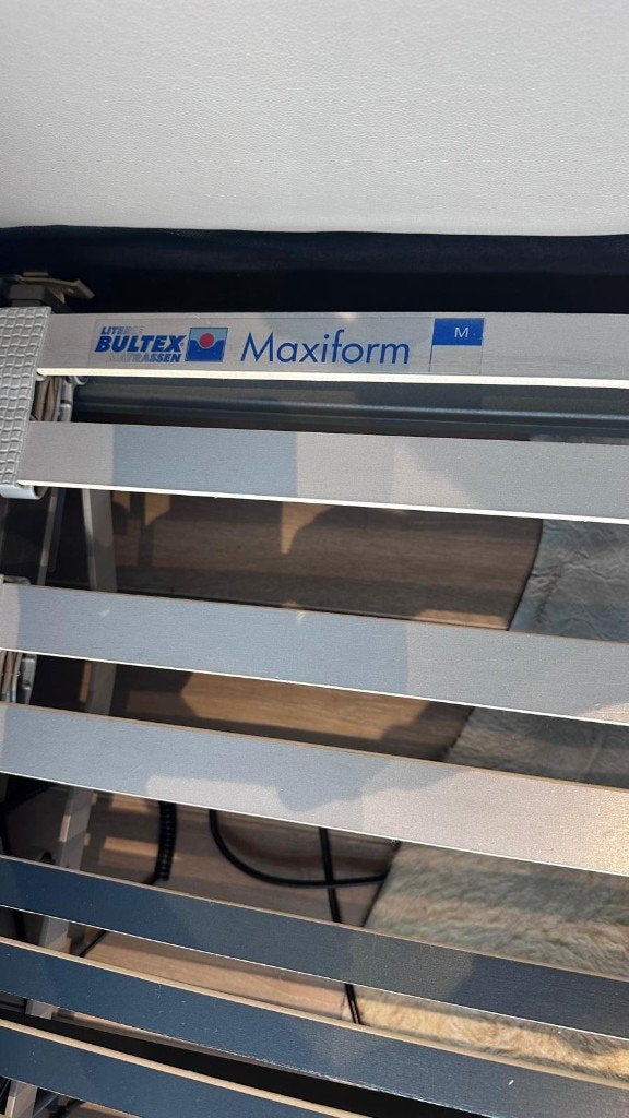 Hulsta Bed, Ophalen, Tweepersoons, Zo goed als nieuw, Overige maten