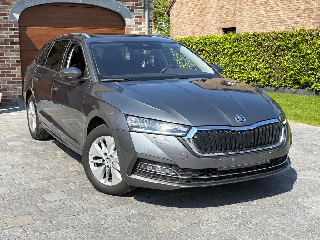Skoda octavia 2.0 tdi / boite auto / gps / cuire tissu…, Autos, Skoda, Argent ou Gris, Achat, Euro 6, Carnet d'entretien
