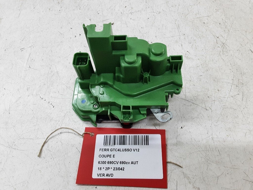 SERRURE DE PORTE AVANT DROITE GTC4 Lusso (000785971), Mevr. I. Hauben, Ferrari, Utilisé, Avant