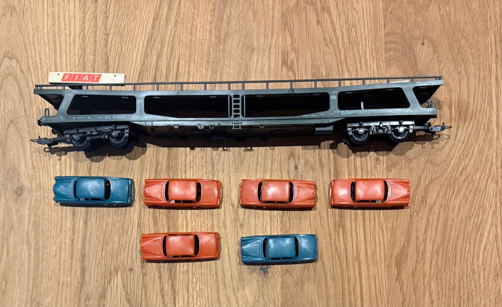 Lima H0 DB autotransportwagen FIAT met 6 originele auto’s, Hobby en Vrije tijd, Modeltreinen | H0, Ophalen of Verzenden, Gebruikt