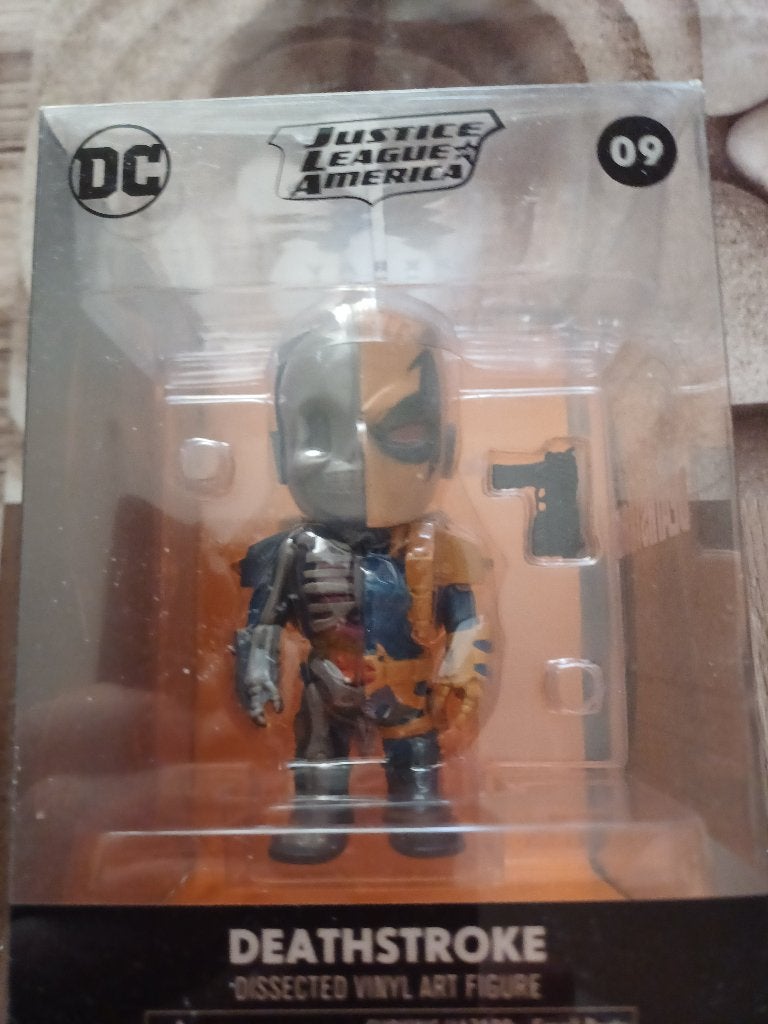 Deathstroke Figuur Nieuw., Kinderen en Baby's, Speelgoed | Actiefiguren, Ophalen, Nieuw