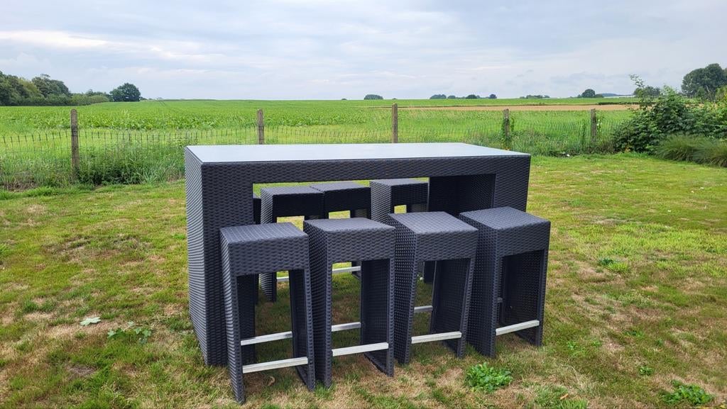 Ensemble de tables de jardin Arbrini. (8 chaises de bar et t, Enlèvement, Utilisé