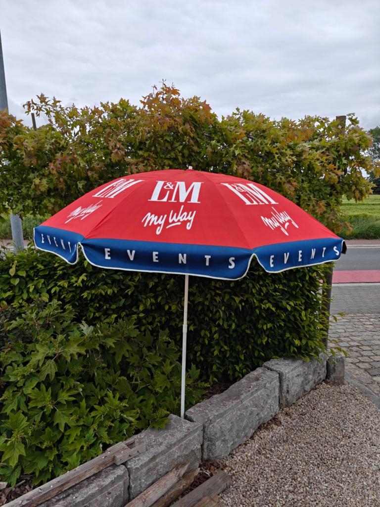 L&M parasol sigaretten in heel mooie staat., Verzamelen, Merken en Reclamevoorwerpen, Ophalen