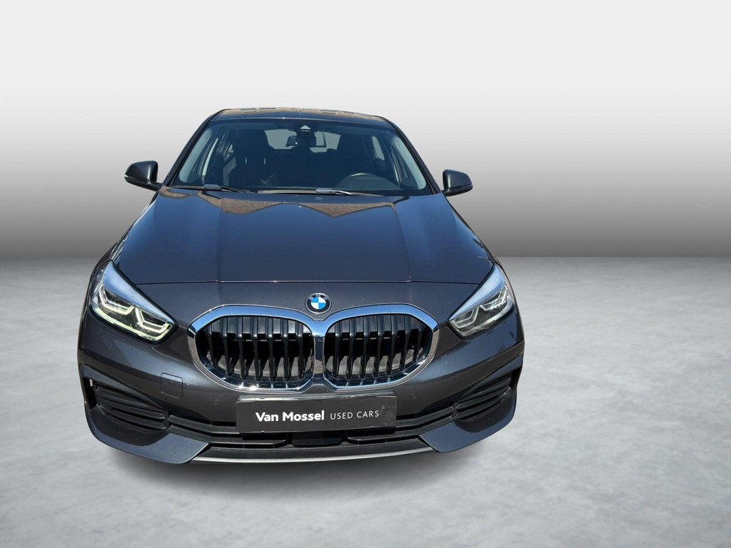 BMW 1 Serie Hatch 116i (80 kW), Autos, Argent ou Gris, 680 kg, Entreprise, 5 places