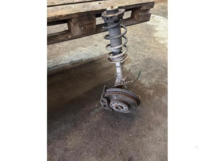 Schokdemperpoot links-voor van een Volkswagen Caddy, Gebruikt, -, Volkswagen, -