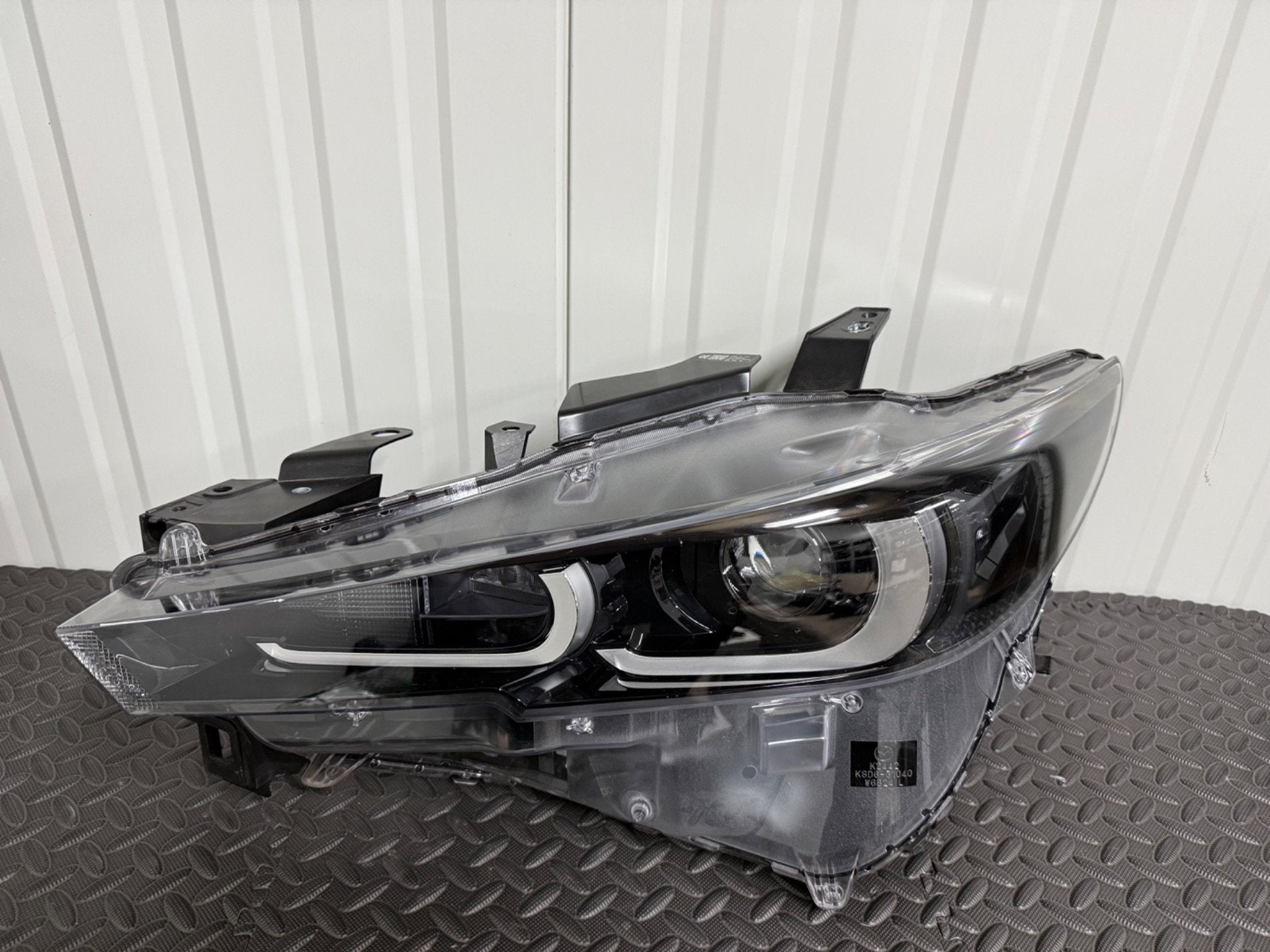 Mazda cx-5/cx5 facelift led koplamp links ksd6-501040, Shinchi, Fuchu-Cho 3-1
730-8670  Hiroshima, Mazda Motor Corporation, Info@mazda.co.jp