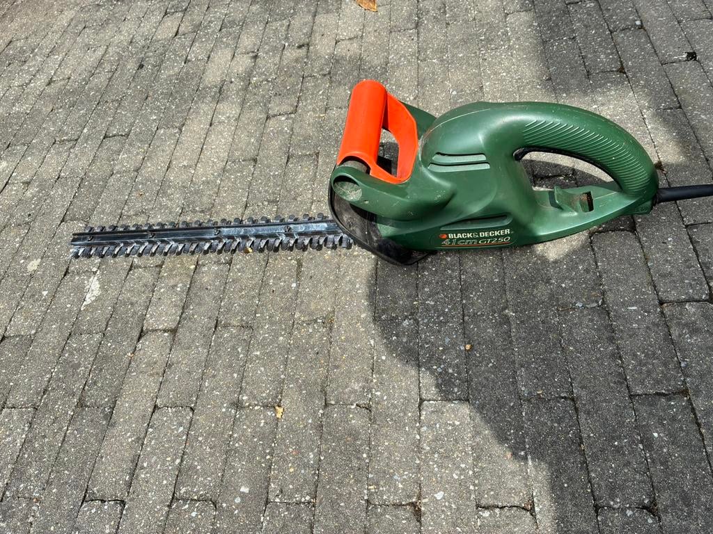 Heggenschaar Black&Decker GT 250 41 cm, Ophalen, Zo goed als nieuw, Elektrisch, Black & Decker