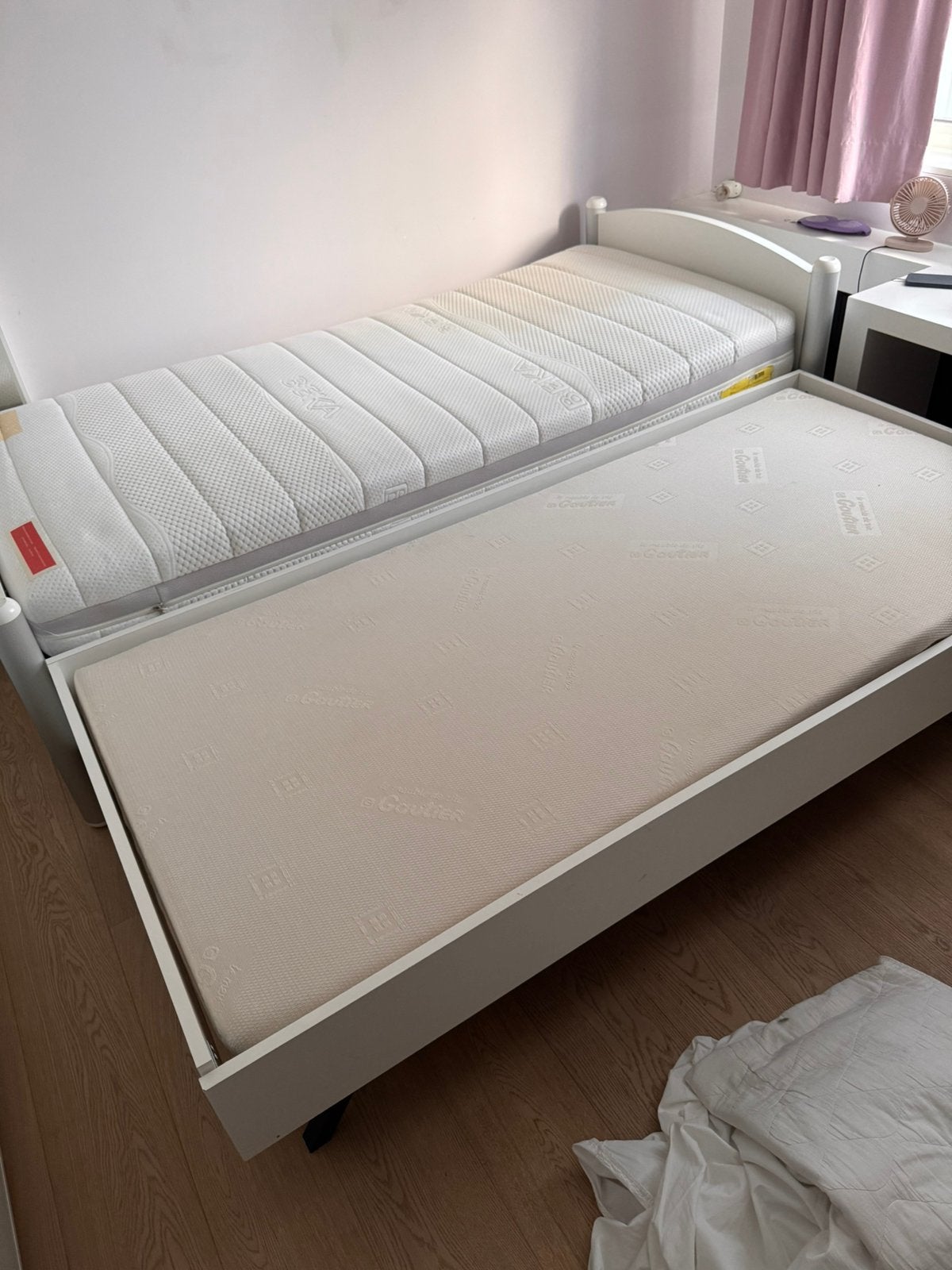 Gautier uitschuifbed (90x200), compleet met Beka-matras., Huis en Inrichting, Ophalen, Zo goed als nieuw, 200 cm, Bedbodem