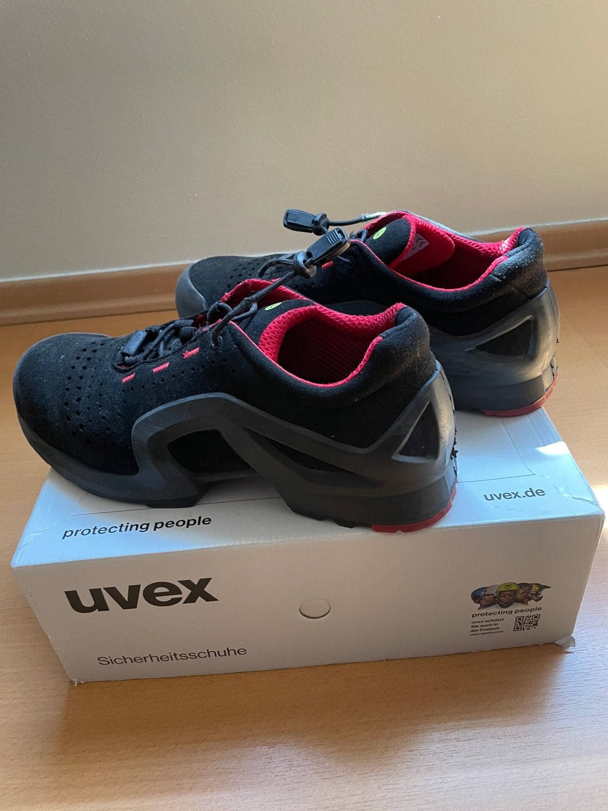 Werkschoenen UVEX Maat 44 Zwart, Ophalen of Verzenden, Zo goed als nieuw