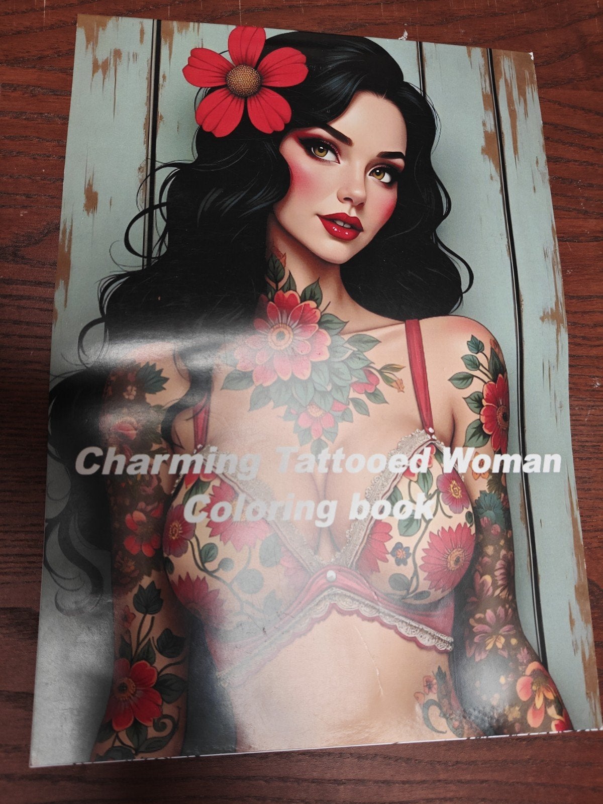 Charming Tattooed Woman Coloring Book, Hobby & Loisirs créatifs, Dessin, Enlèvement, Neuf, Papier, Carnet de croquis ou à dessin