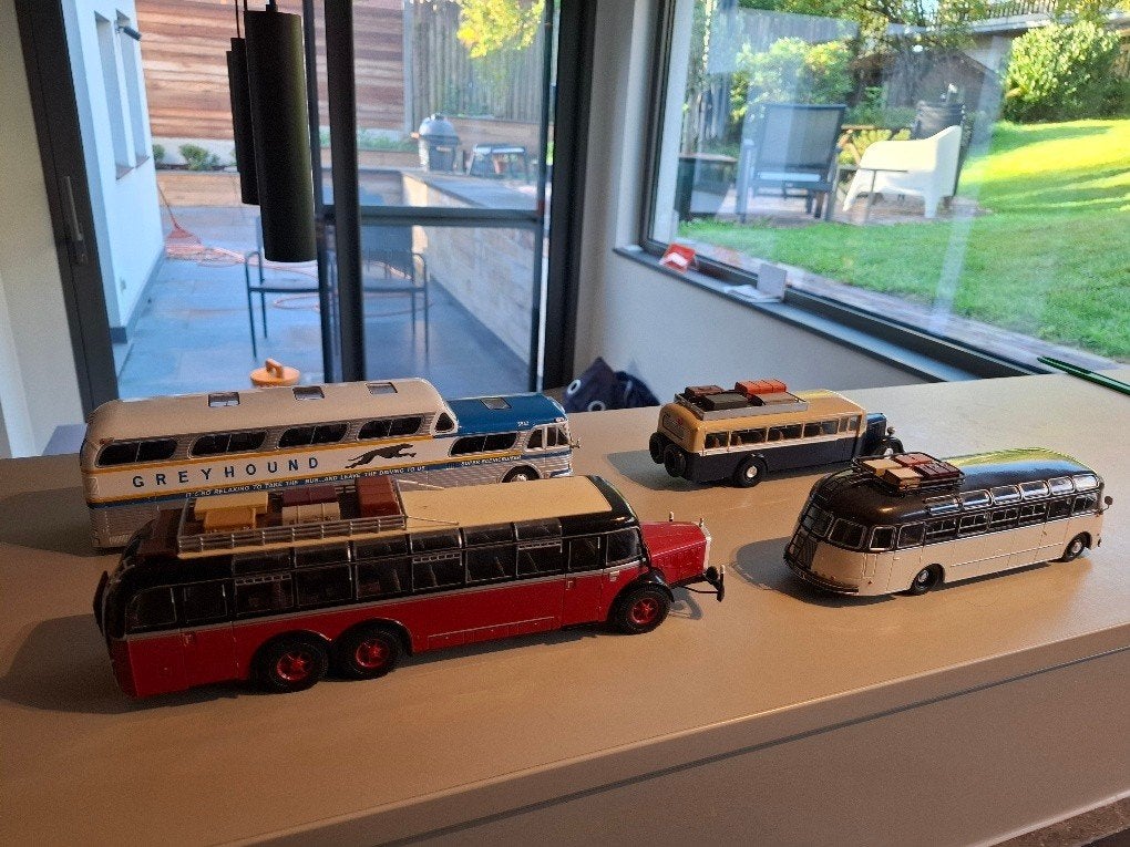 miniatuur autobussen, Ophalen, Zo goed als nieuw