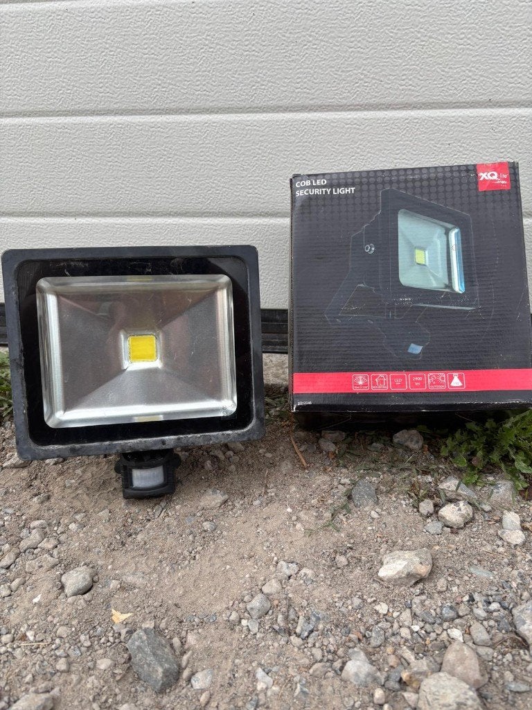 2x XQ-Lite XQ1224B LED-straler met bewegingssensor, Tuin en Terras, Ophalen, Nieuw, Hanglamp, Led
