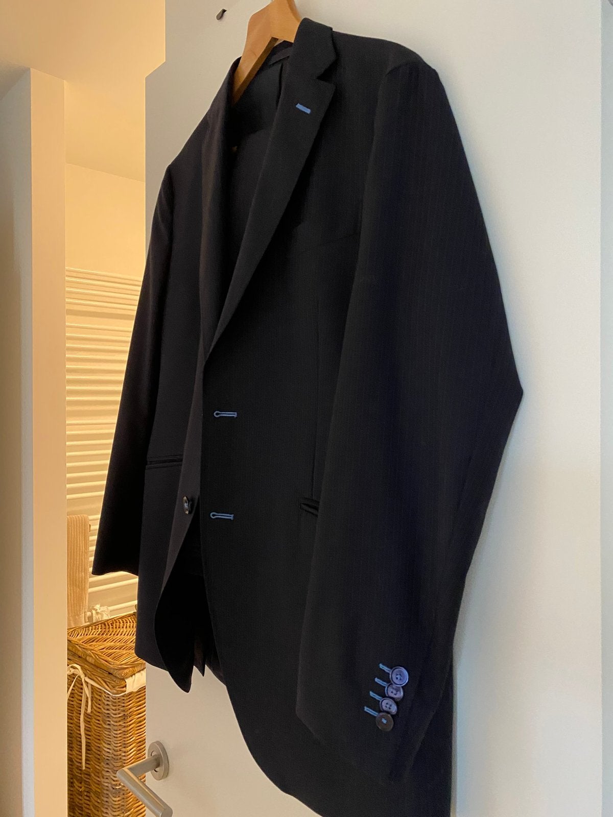 Mooie blazer in donkerblauw ,mooie afwerking, Kleding | Heren, Kostuums en vesten, Ophalen of Verzenden, Nieuw, Blauw