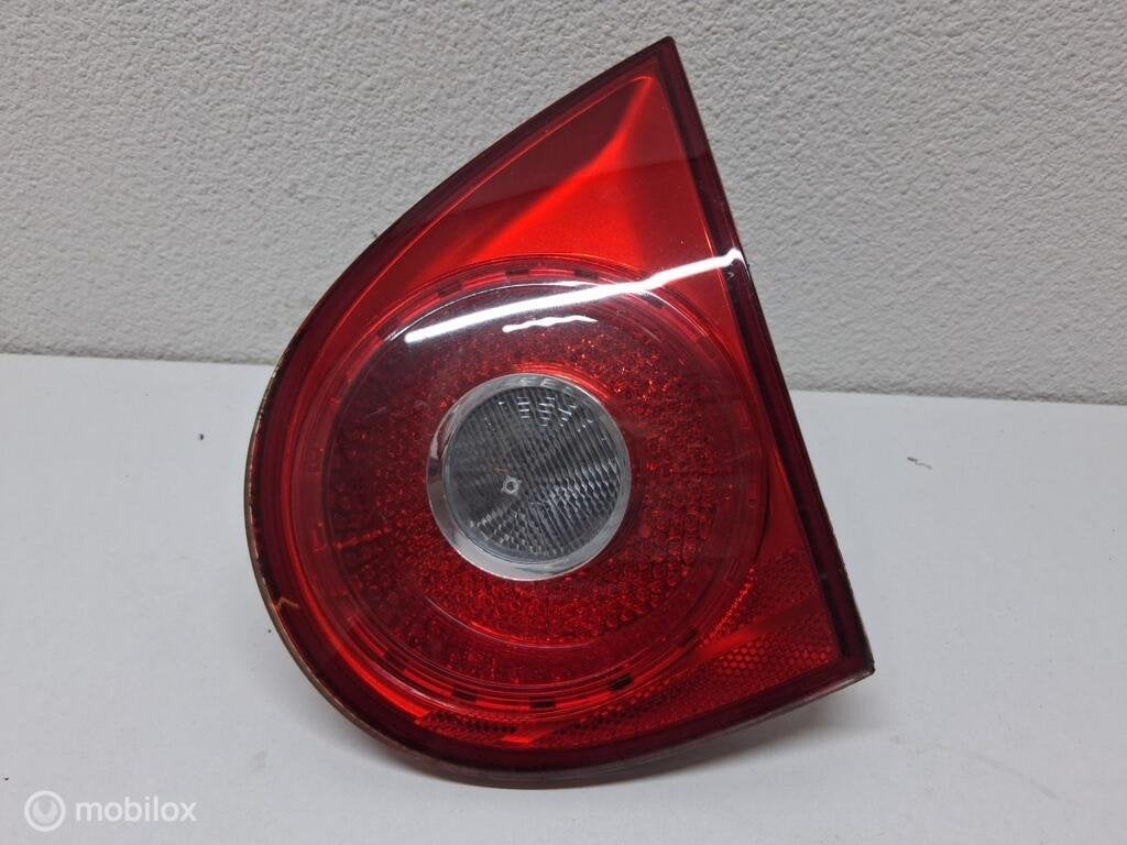 Achterlicht Rbinnen Vw Golf V 1.4 TSI (03-08)1K6945094E, Gebruikt, Volkswagen, Ophalen of Verzenden, Volkswagen