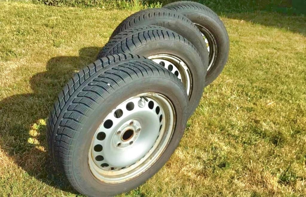 4 jantes Golf 7 avec des pneus hiver 205/55-16, Autos : Pièces & Accessoires, Pneus et Jantes, Pneus hiver, 16 pouces, 205 mm