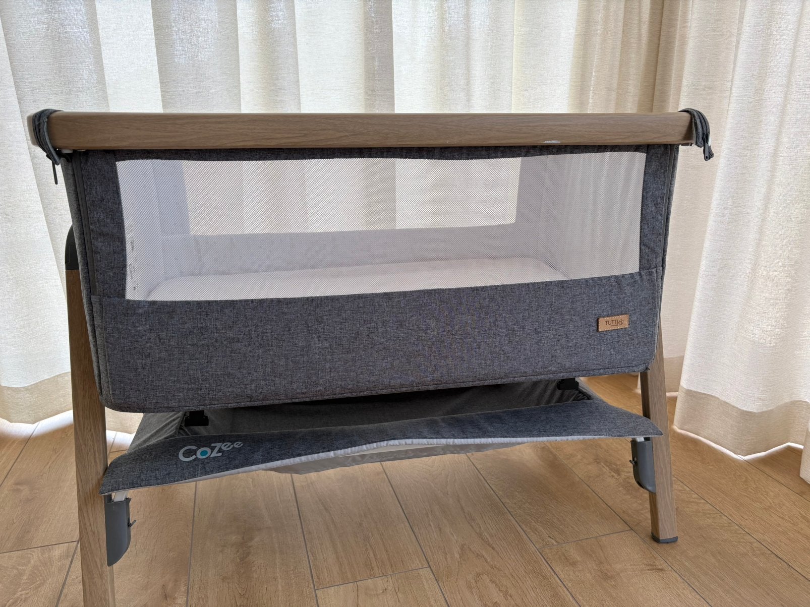 cozee tutti bambini co-sleeper + aerosleep matras beschermer, Ophalen, Zo goed als nieuw