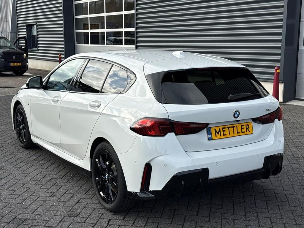 BMW 1-serie 120, M sport, harman kardon, memory seats, head-, Auto's, BMW, 1 Reeks, Euro 6, Wit, Bedrijf