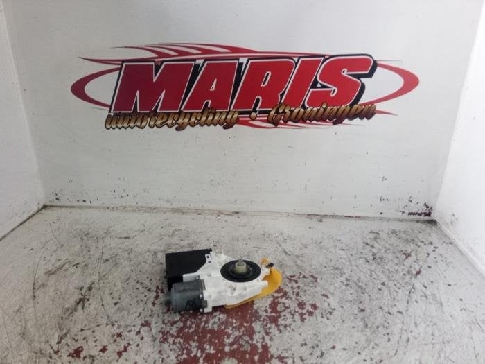 Moteur de vitre portière d'un Volkswagen Golf Plus, -, Volkswagen, -, 3 mois de garantie