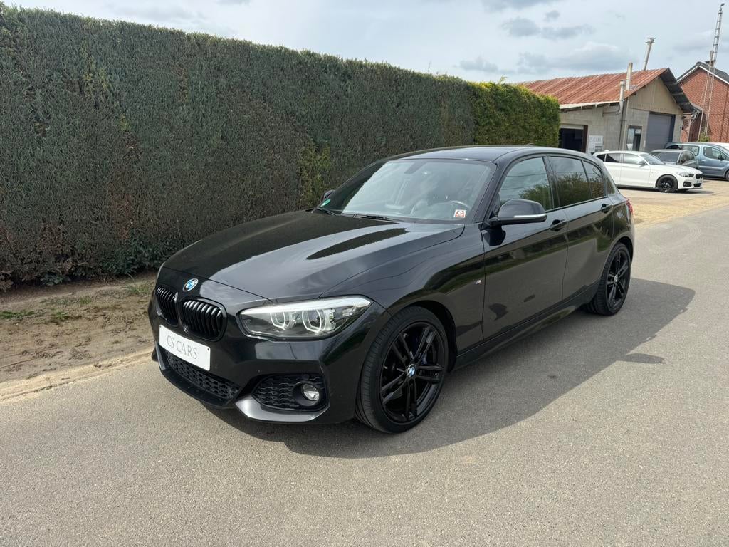 BMW 116i M Pack | 2018 | Harman Kardon | Led | 18” | Facelif, Zwart, Bedrijf, 5 deurs, 3 cilinders