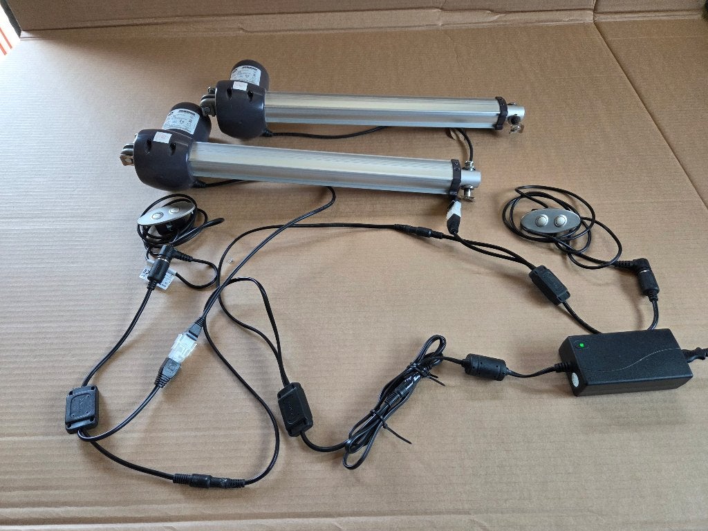 2 motionmotoren voor 2 zit relax zetel met transfo, Ophalen