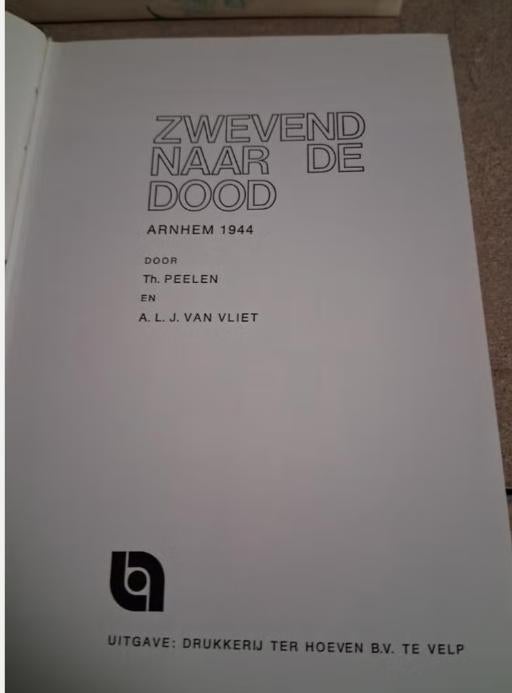 Zwevend naar de Dood - Arnhem 1944, Livres, Guerre & Militaire, Utilisé, Deuxième Guerre mondiale, Enlèvement ou Envoi