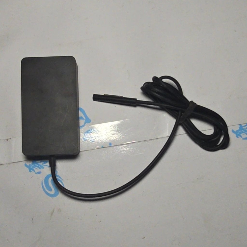 Microsoft Surface 65W oplader adapter 1536, Computers en Software, Verzenden, Zo goed als nieuw, Microsoft